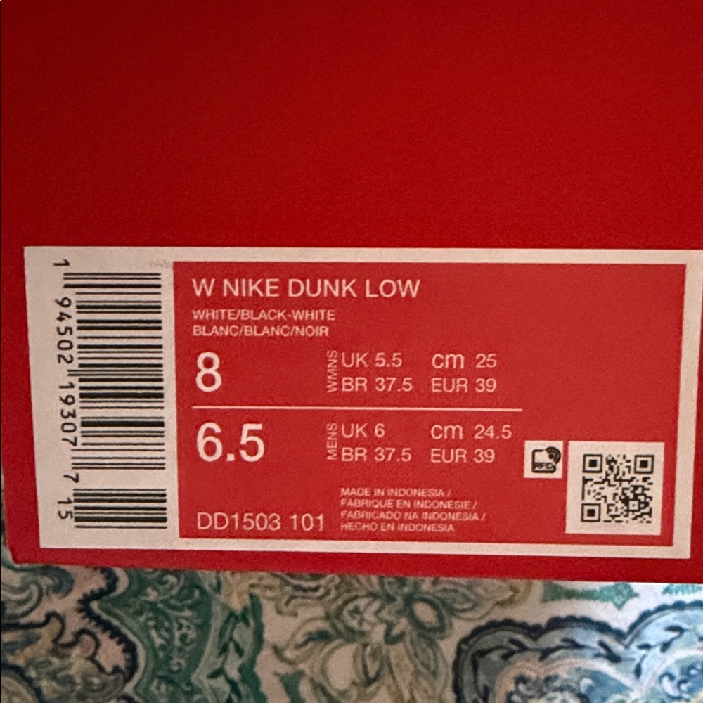 Women’s Nike Dunk Low - Picture 5 of 5